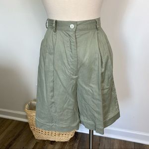 LAURA ASHLEY Vintage Linen Sage Green High Rise Shorts